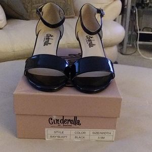 Black patent leather sandal